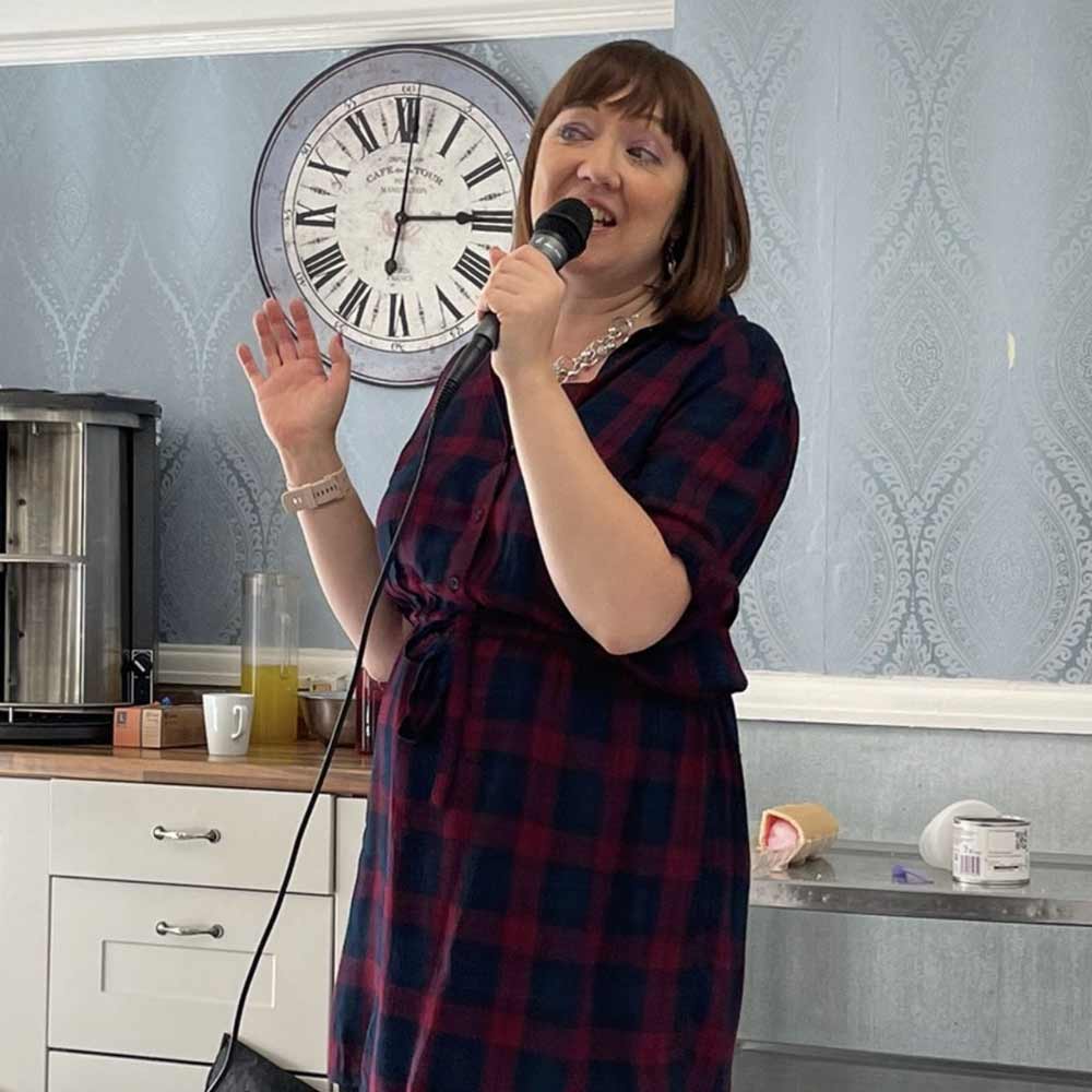 Amy J Woodhouse - Singing Teacher & Vocal Coach